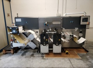 Flexo and label printing machine